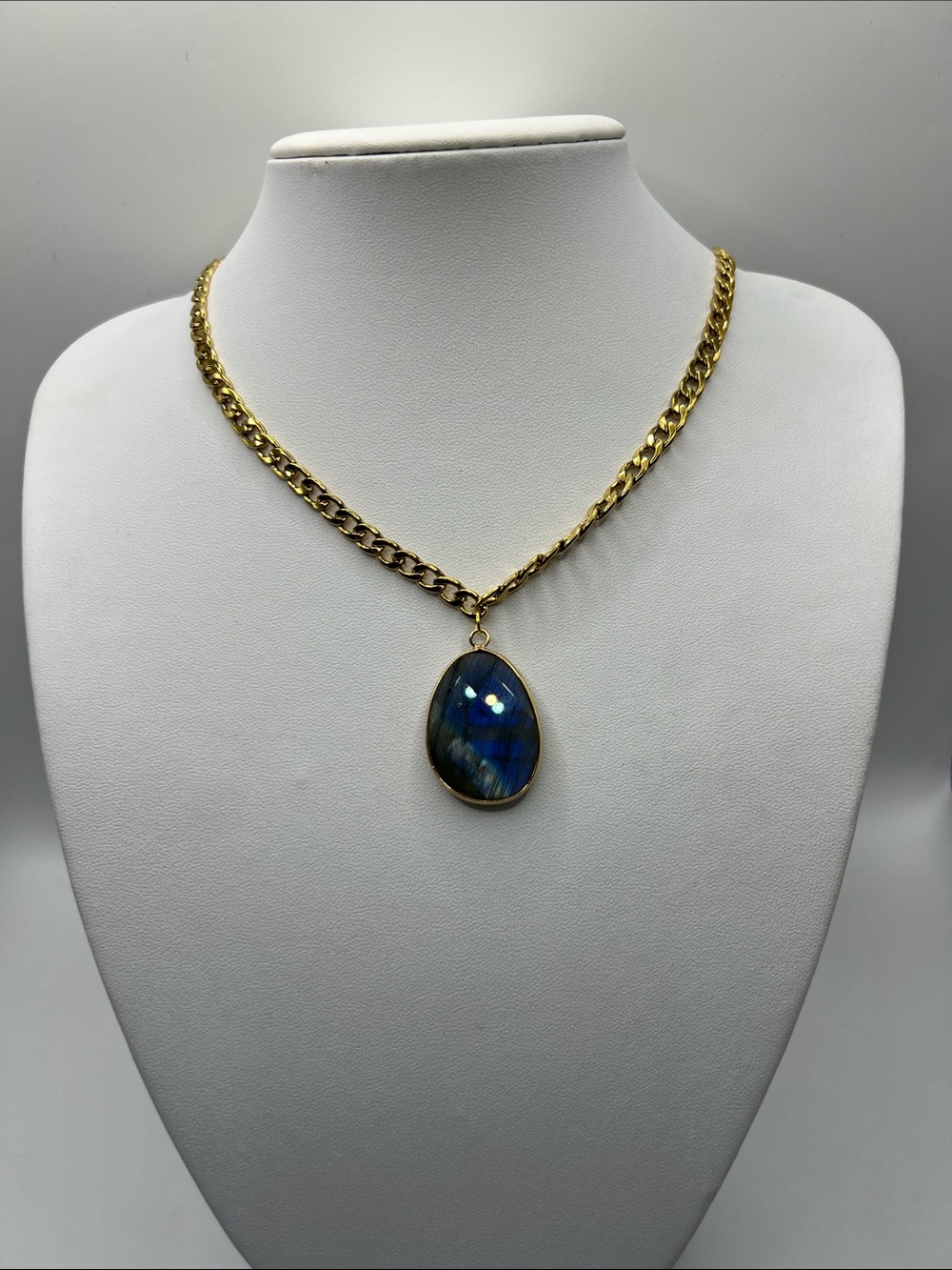 07. 18k Gold Plated Chain Necklace with Blue Labradorite Teardrop Pendant 20”
